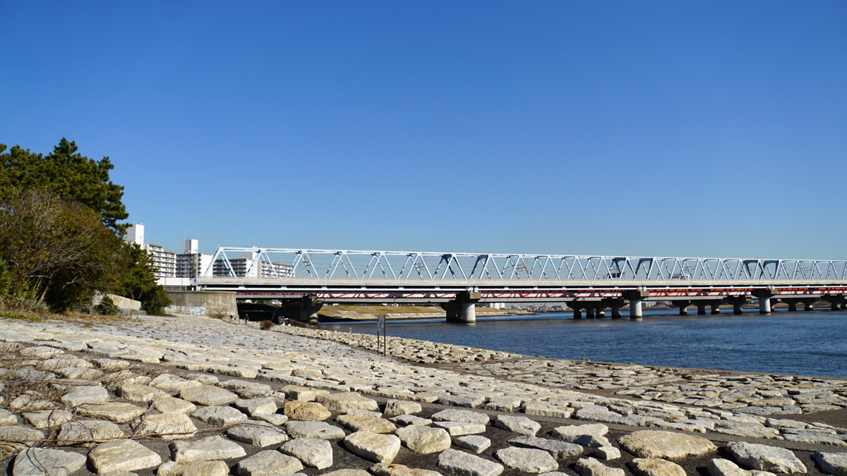 画像　JR京葉線の鉄橋