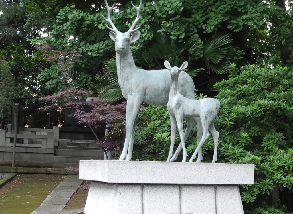 画像　鹿骨鹿島神社の神鹿像