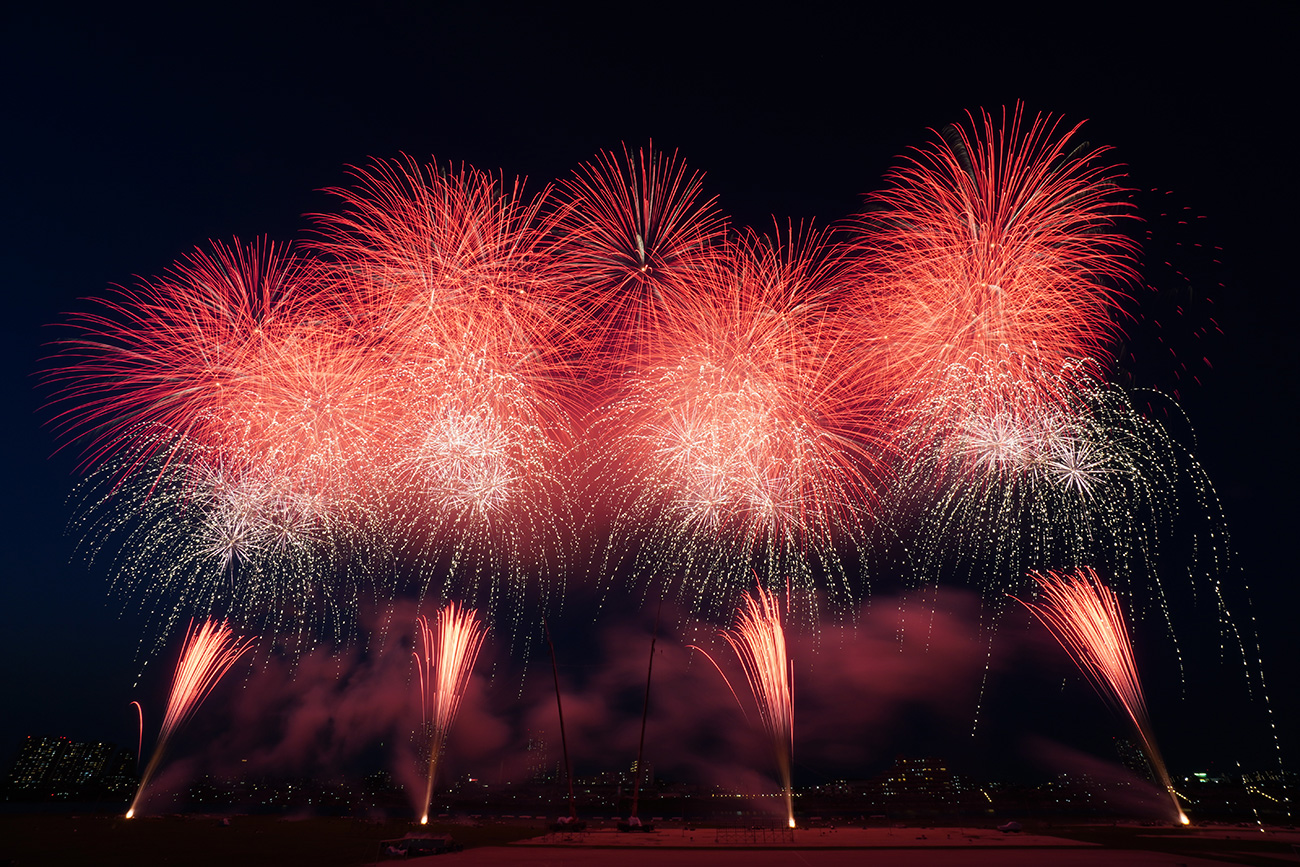 江戸川区花火大会 国内最大級の仕掛け花火 19年8月3日 江戸川フォトライブラリー